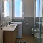 White Oasis - Piscina E Ombrellone In Seconda Fila Incluso