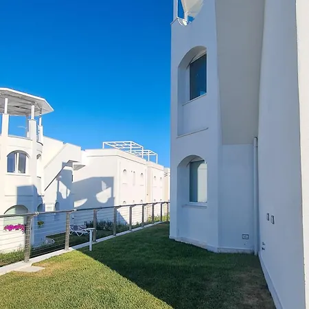White Oasis - Piscina E Ombrellone In Seconda Fila Incluso דירה
