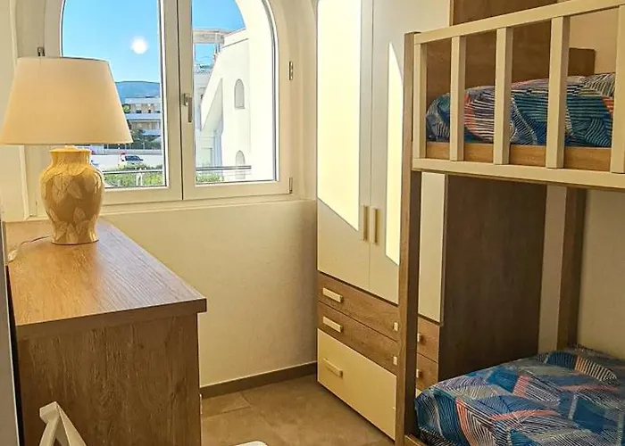 White Oasis - Piscina E Ombrellone In Seconda Fila Incluso Марчелли